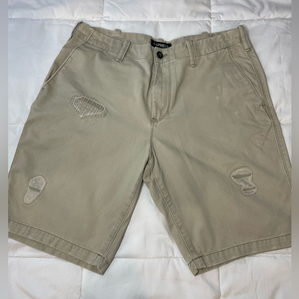 Express Men’s shorts classic fit distressed size 32